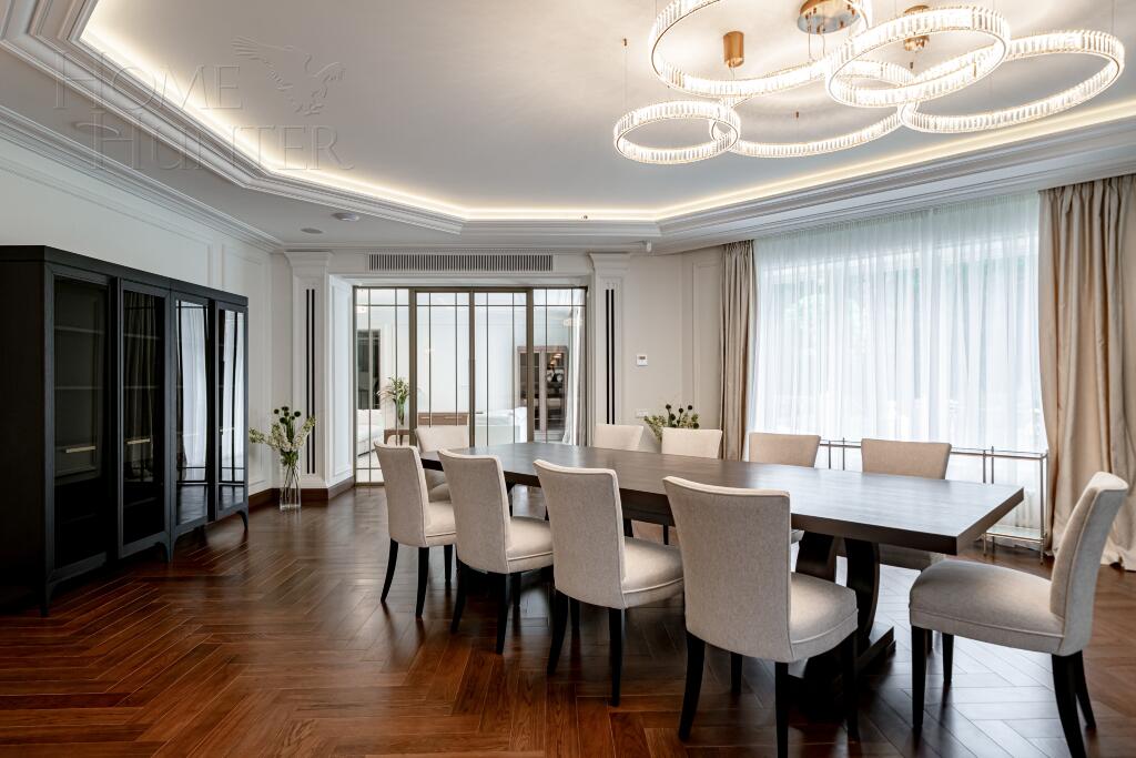 2-этажный коттедж 1 350 м² с отделкой
