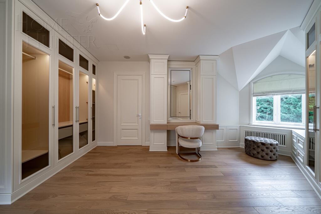 2-этажный коттедж 1 350 м² с отделкой