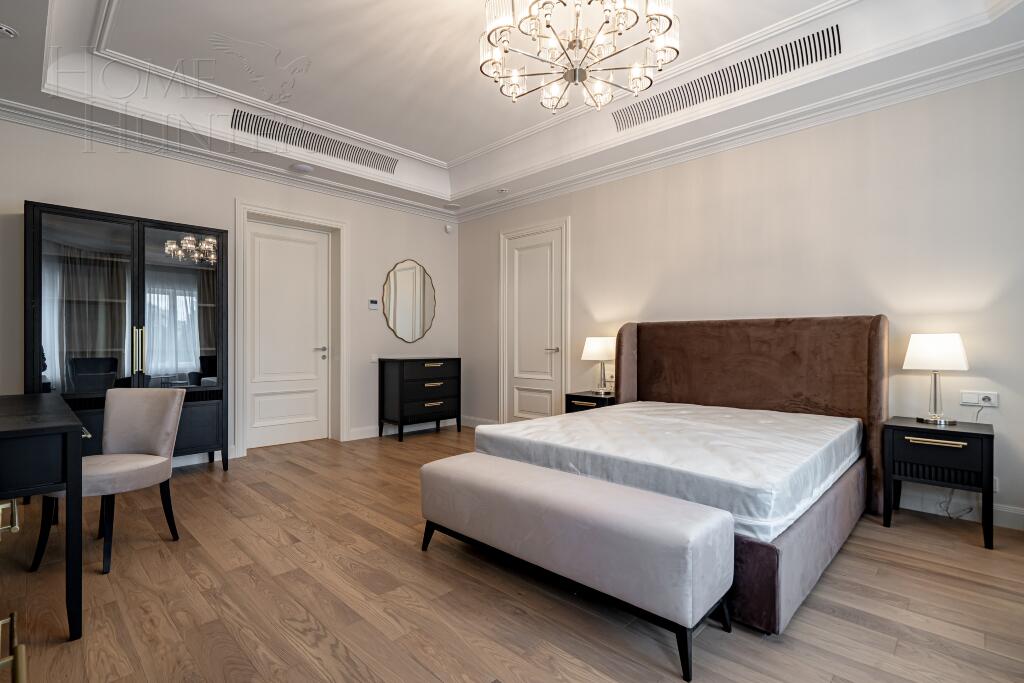 2-этажный коттедж 1 350 м² с отделкой