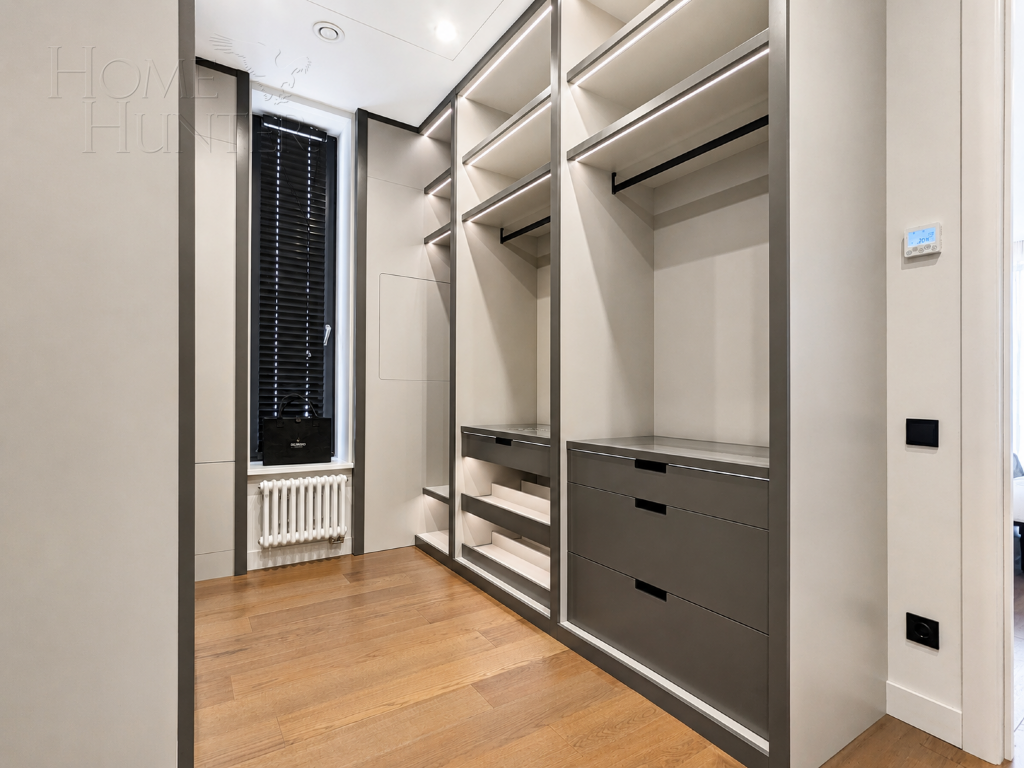 2-этажный коттедж 349.7 м² с отделкой