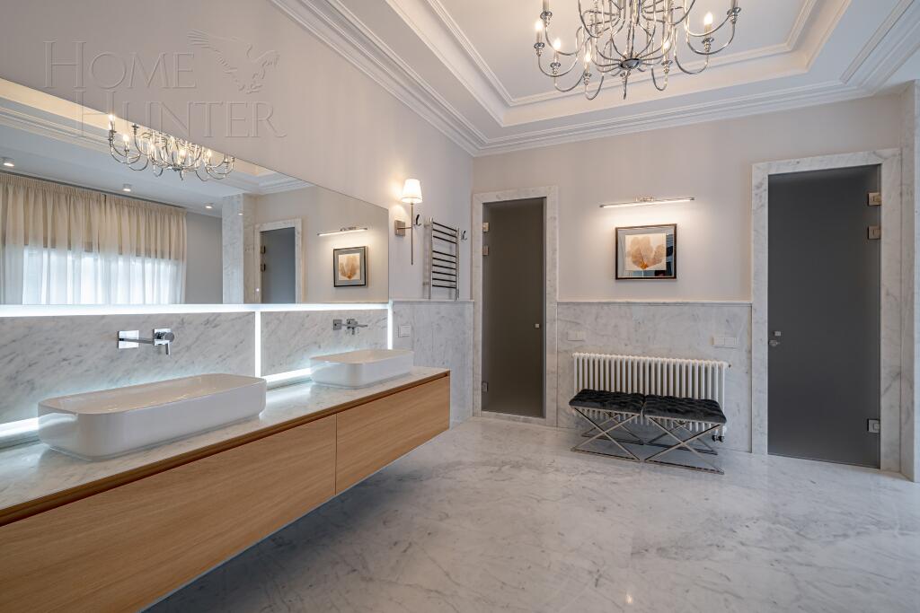 2-этажный коттедж 1 350 м² с отделкой