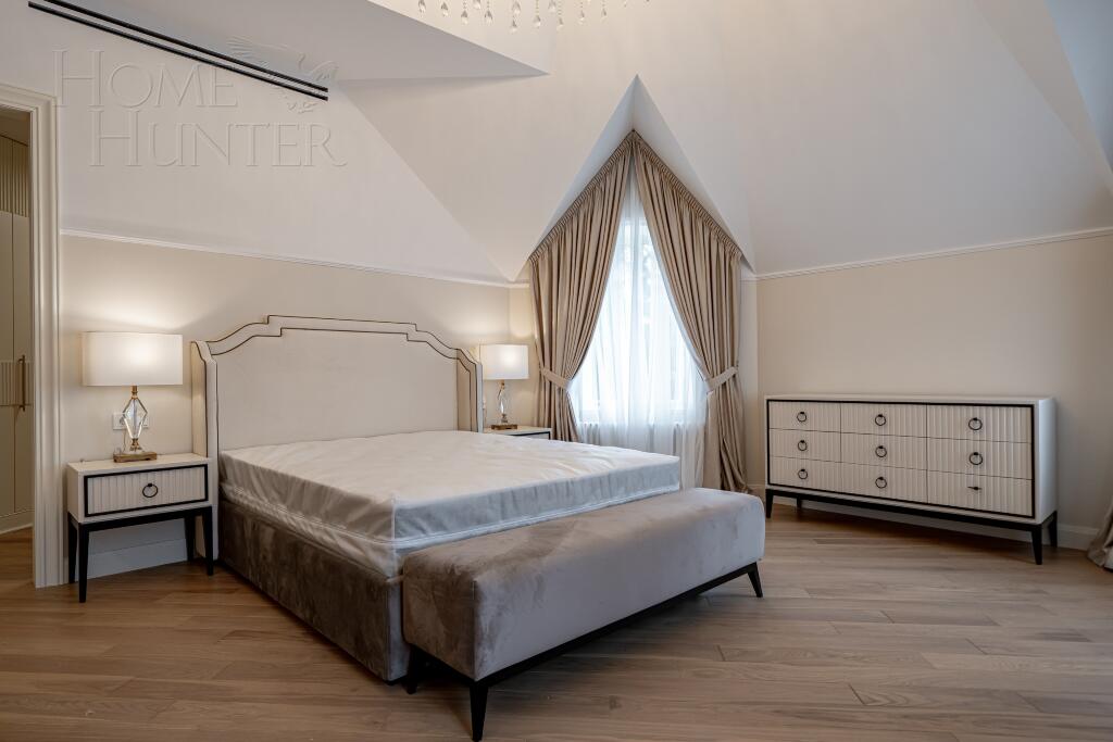 2-этажный коттедж 1 350 м² с отделкой