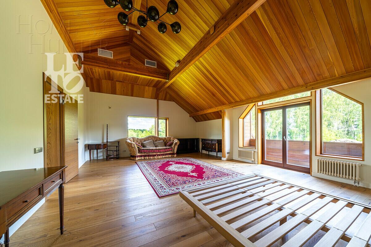 3-этажный коттедж 600 м² с отделкой