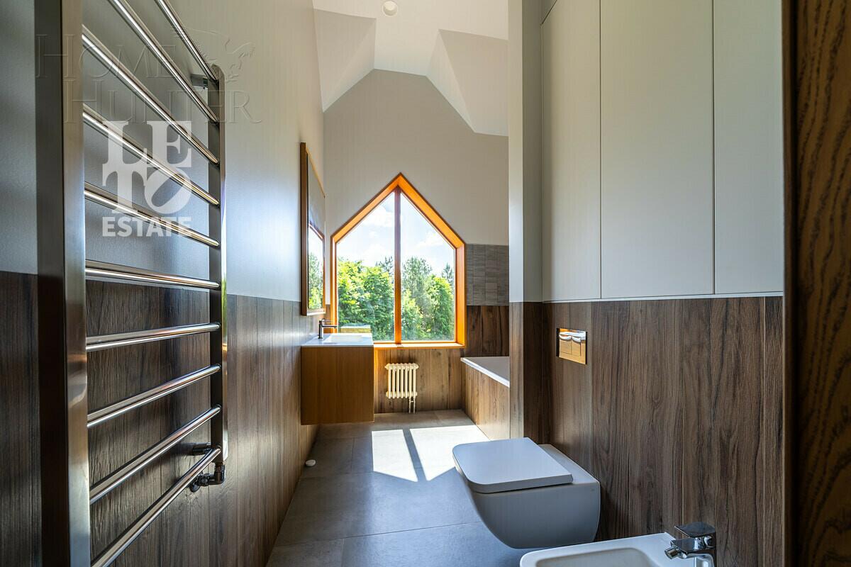 3-этажный коттедж 600 м² с отделкой