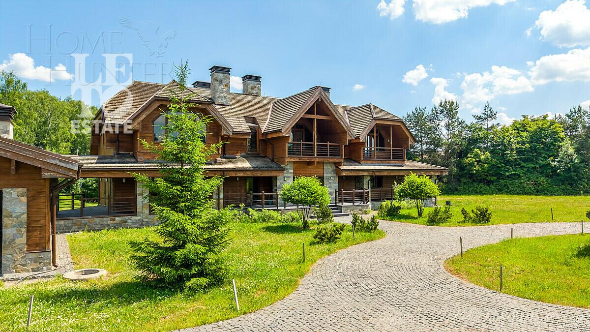 3-этажный коттедж 600 м² с отделкой