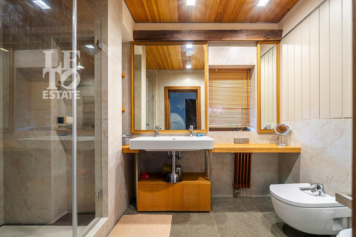 3-этажный коттедж 600 м² с отделкой
