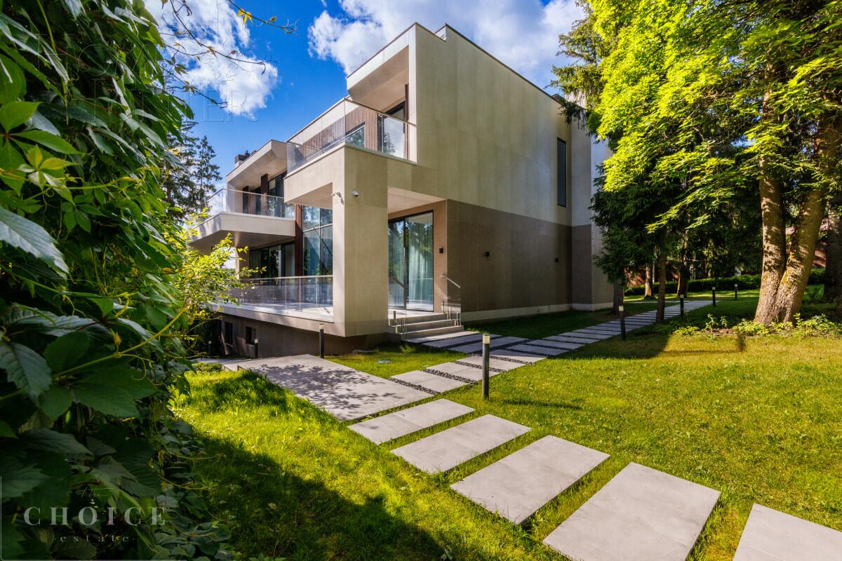 2-этажный коттедж 950 м² с отделкой