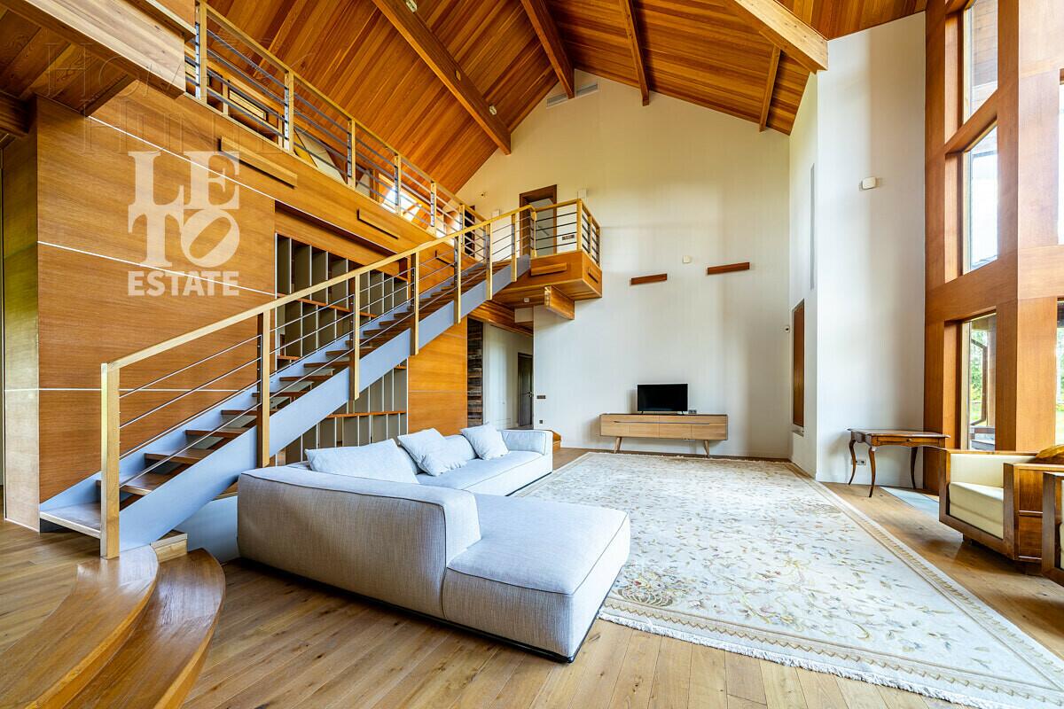 3-этажный коттедж 600 м² с отделкой