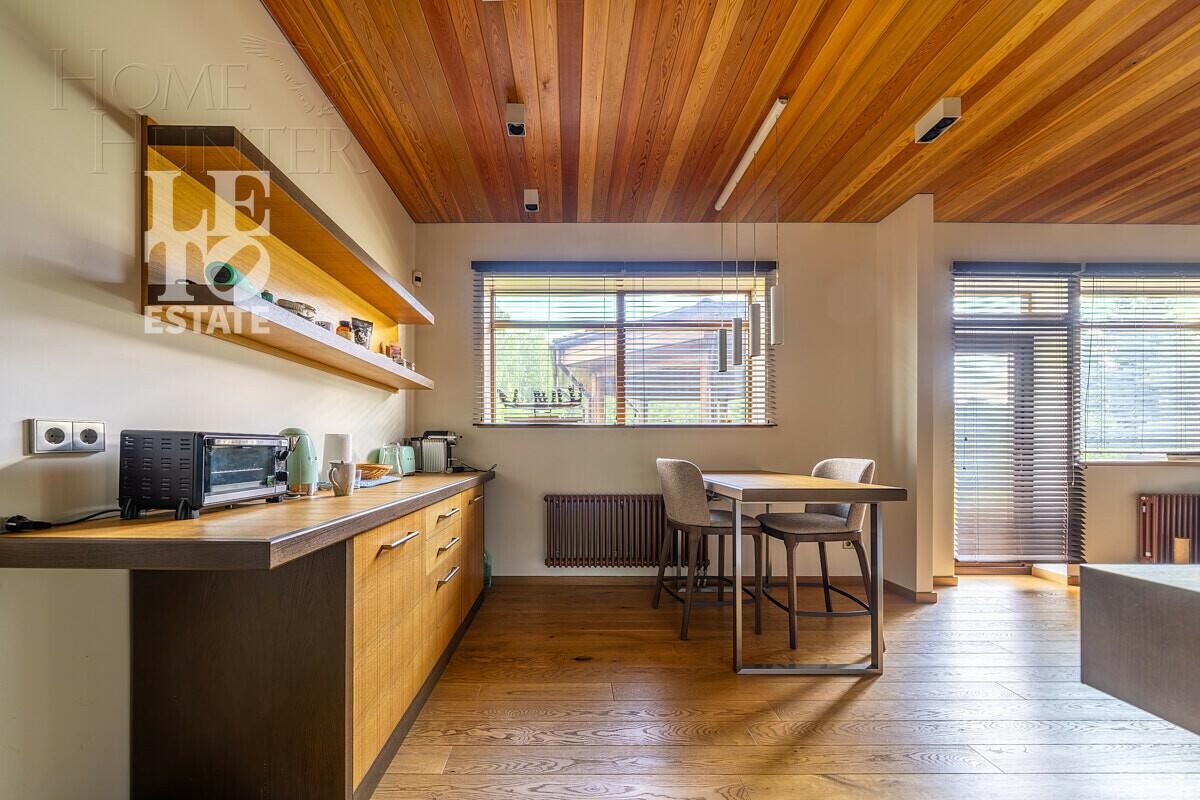 3-этажный коттедж 600 м² с отделкой