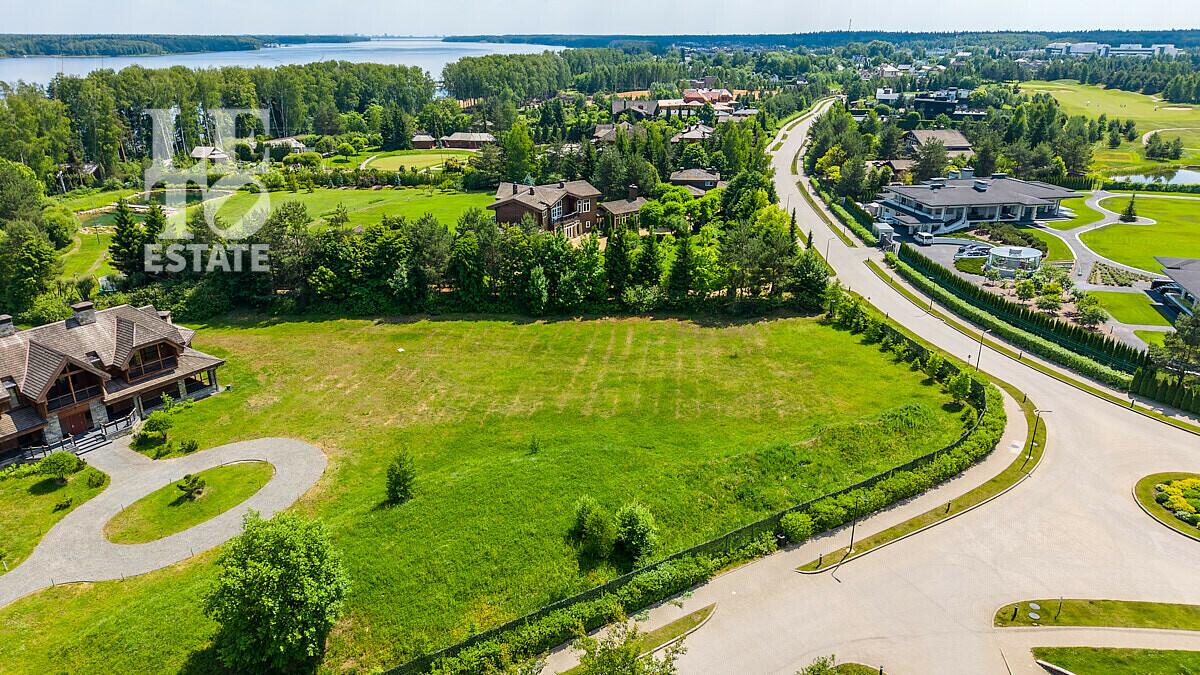 3-этажный коттедж 600 м² с отделкой