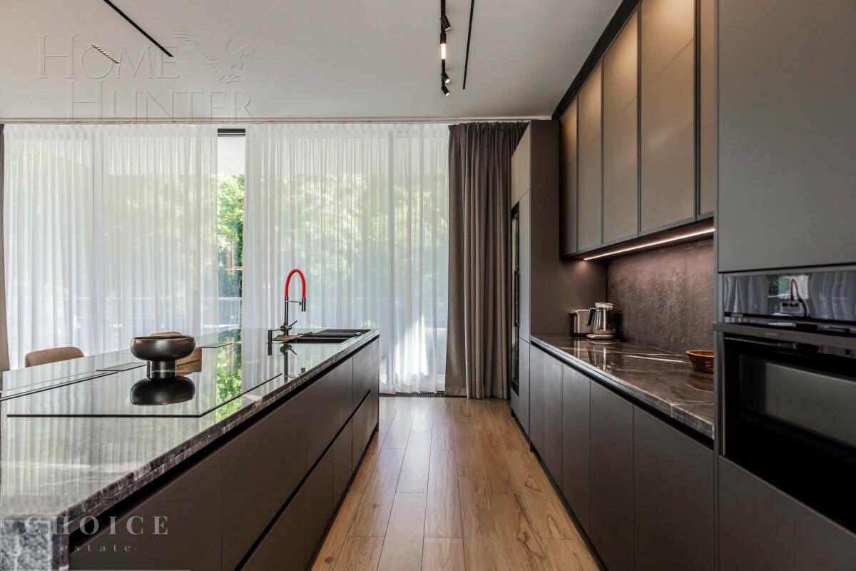 2-этажный коттедж 950 м² с отделкой