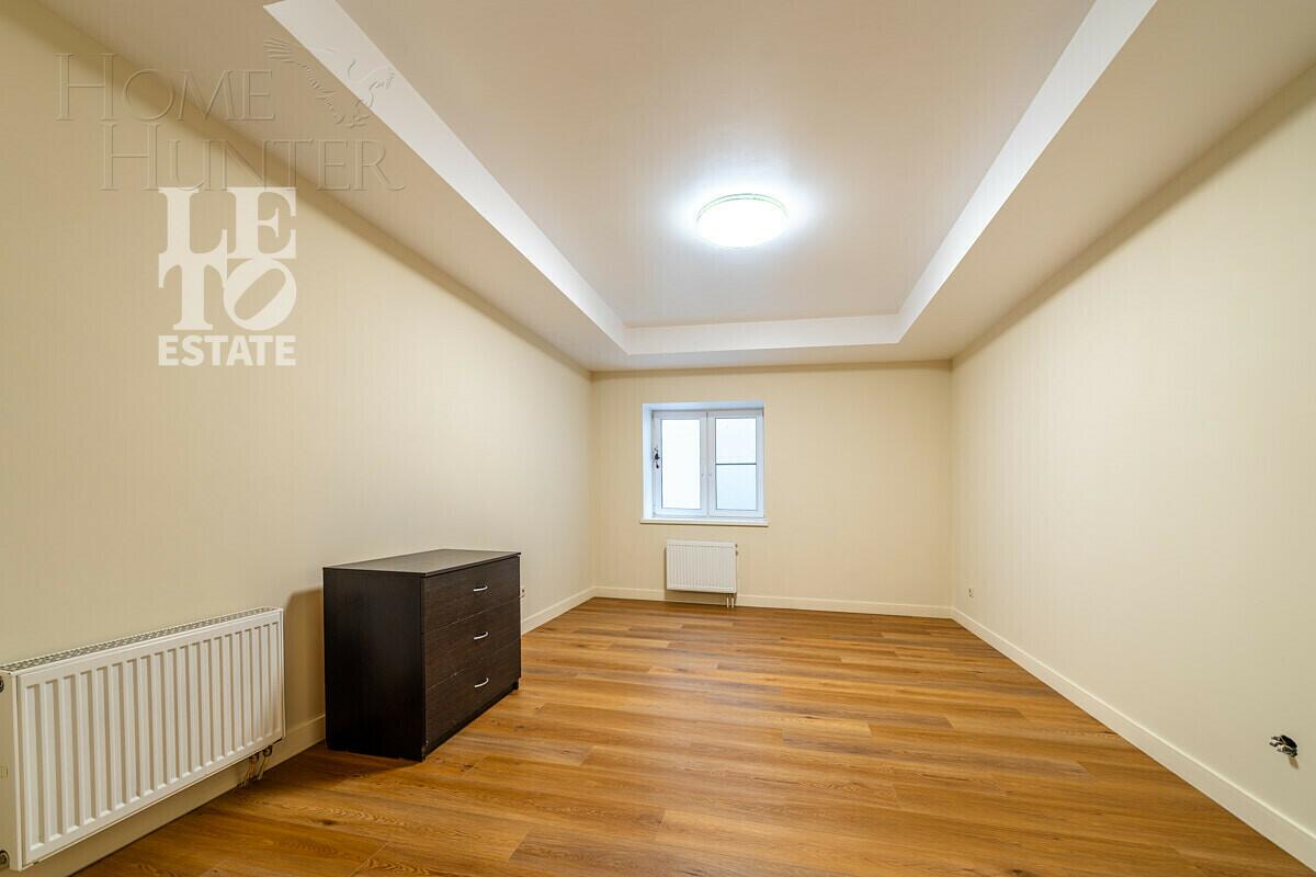 3-этажный коттедж 600 м² с отделкой