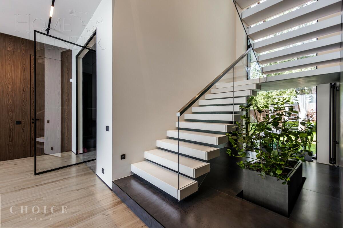 2-этажный коттедж 950 м² с отделкой
