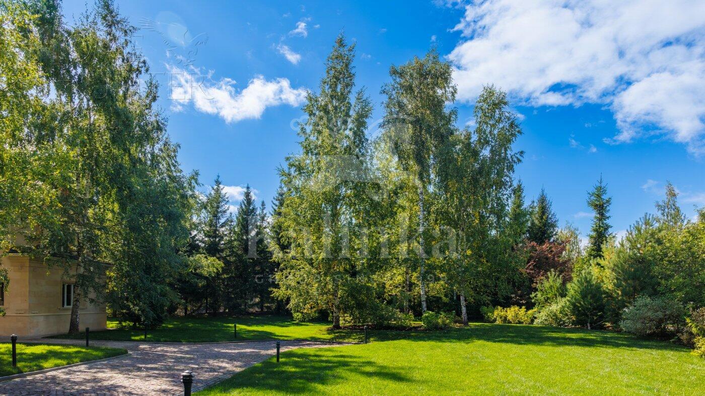 2-этажный коттедж 1 350 м² с отделкой