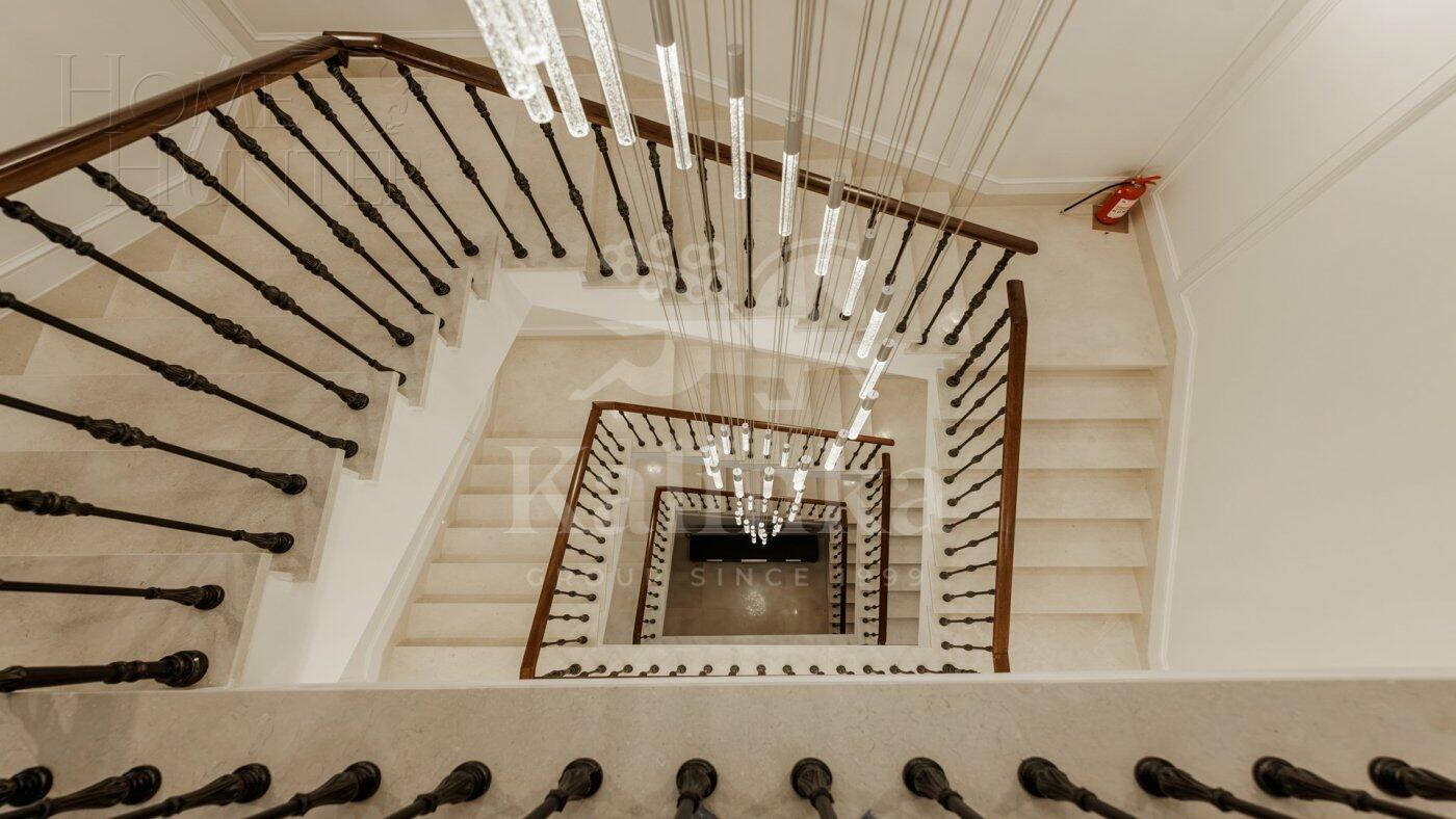 2-этажный коттедж 1 350 м² с отделкой