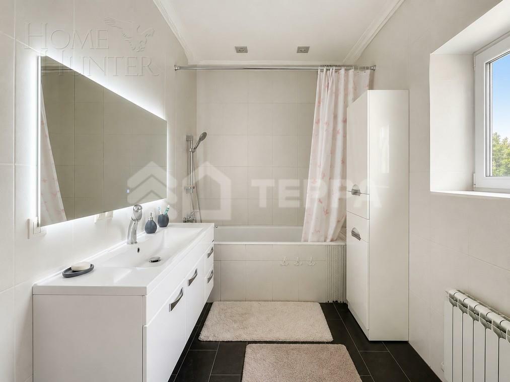 2-этажный коттедж 1 000 м² с отделкой