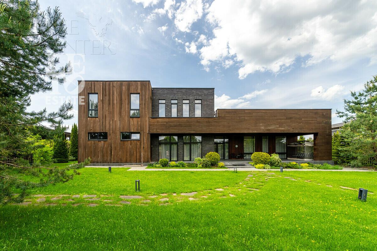 2-этажный коттедж 986.1 м² без отделки