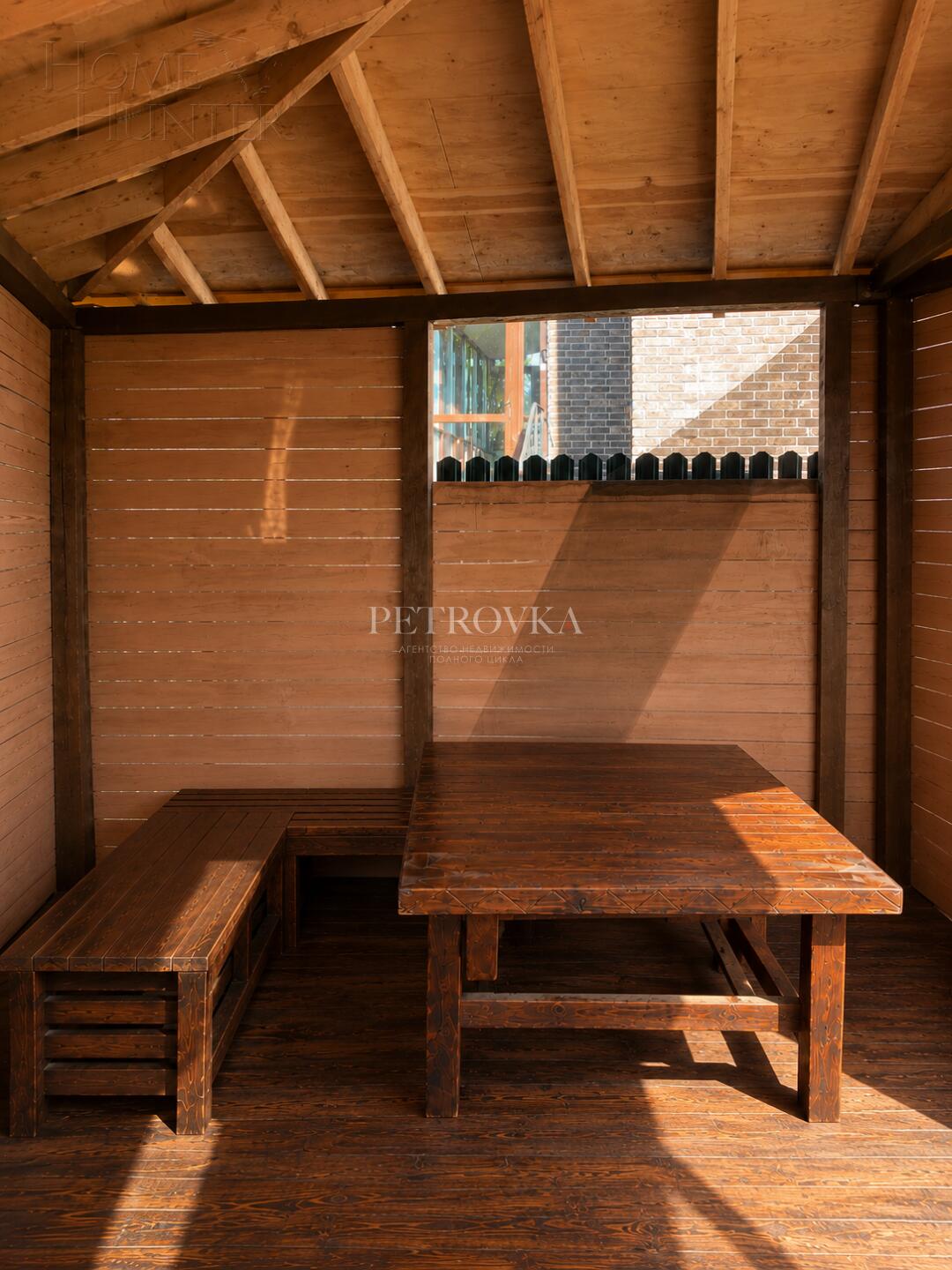 3-этажный коттедж 333.7 м² с отделкой