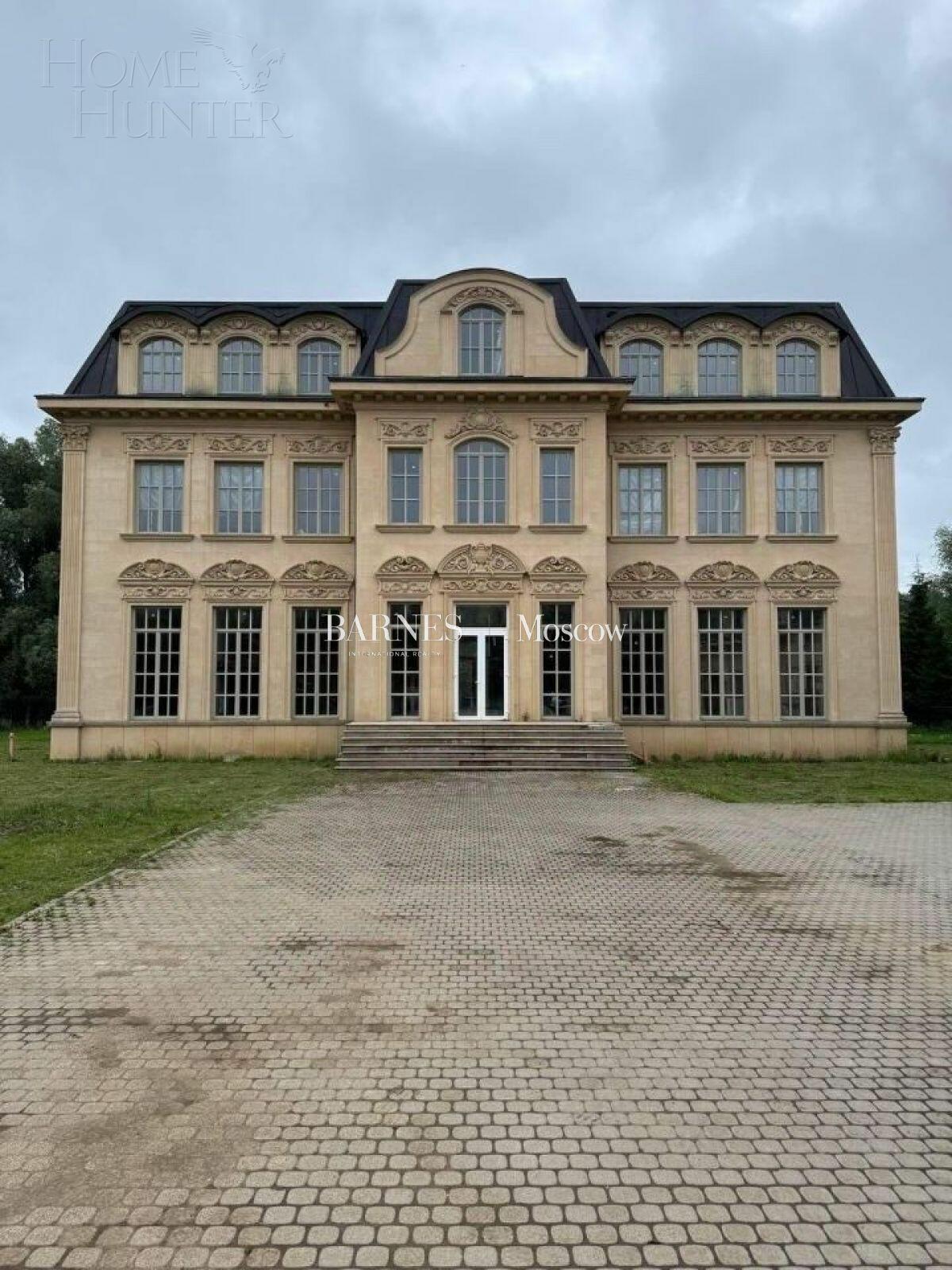 3-этажный коттедж 930 м² без отделки