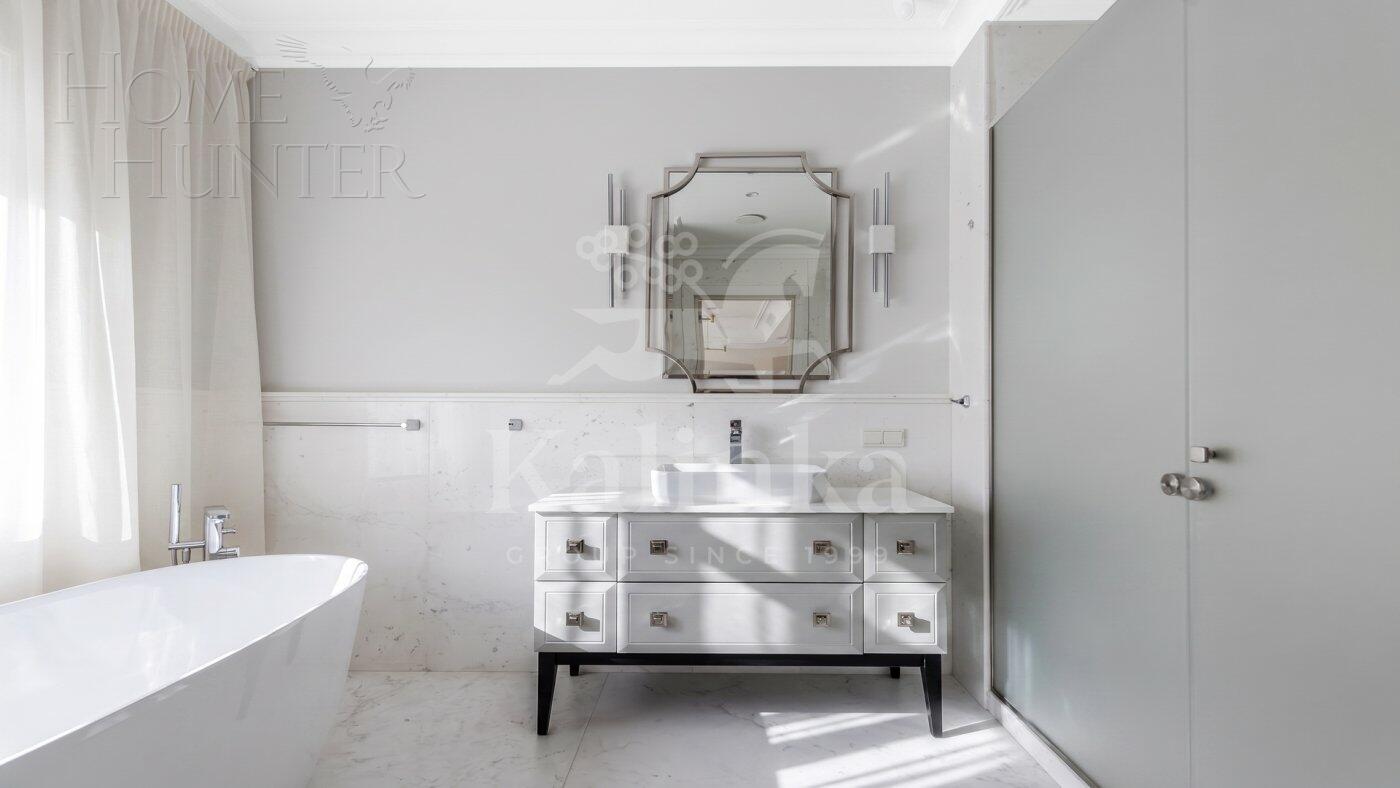2-этажный коттедж 1 350 м² с отделкой