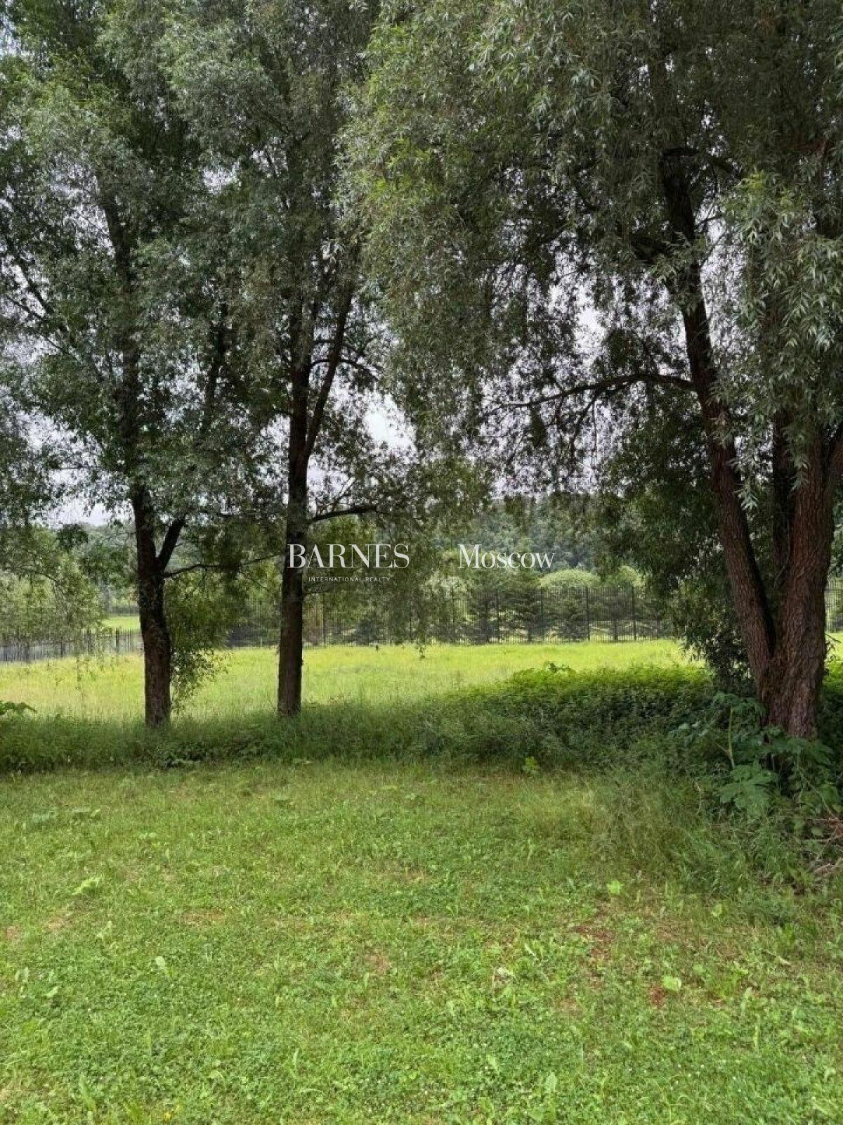 3-этажный коттедж 930 м² без отделки