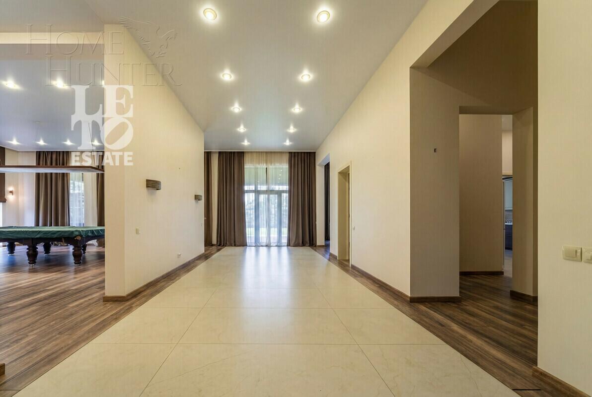 2-этажный коттедж 986.1 м² без отделки