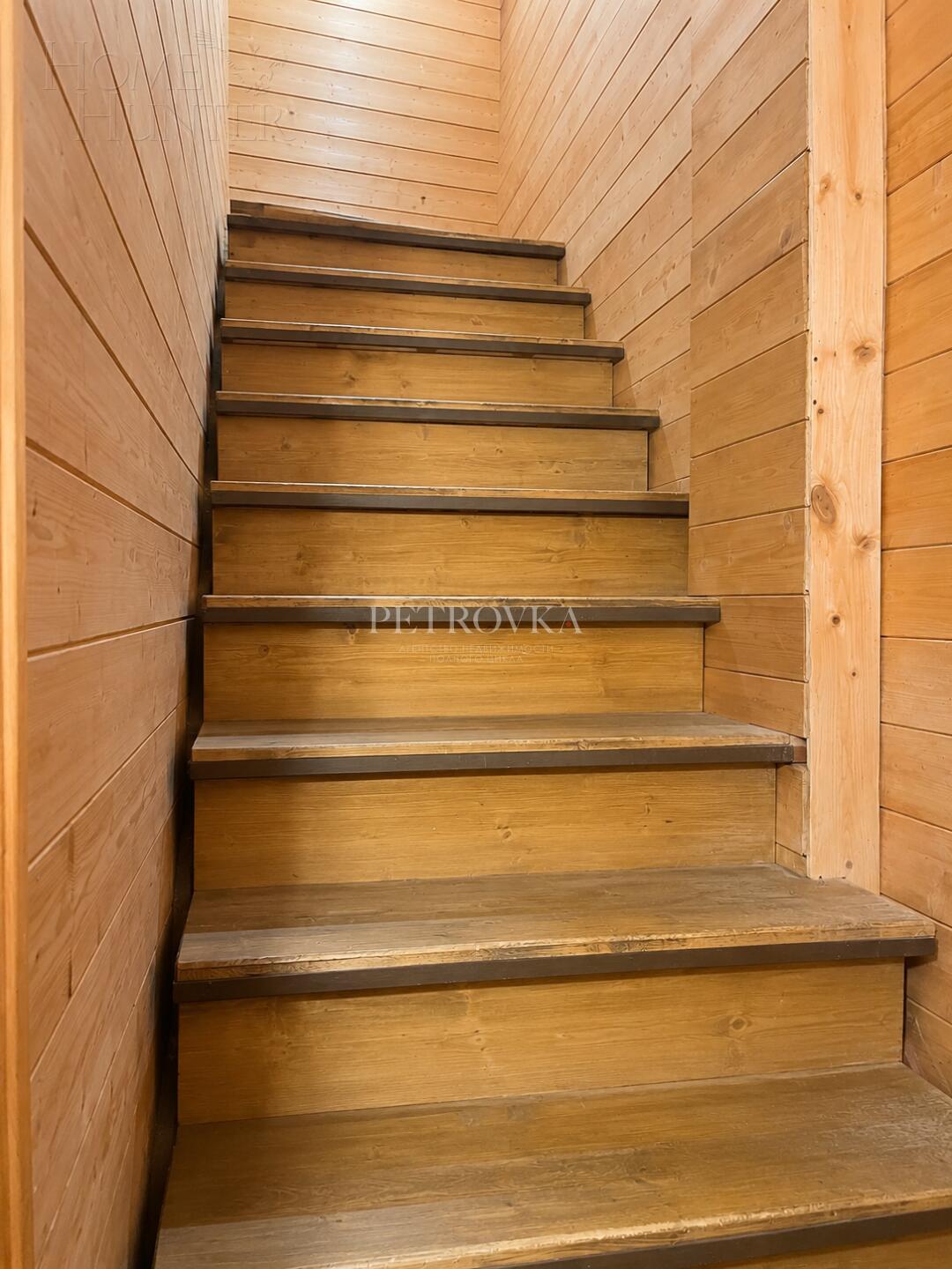 3-этажный коттедж 333.7 м² с отделкой