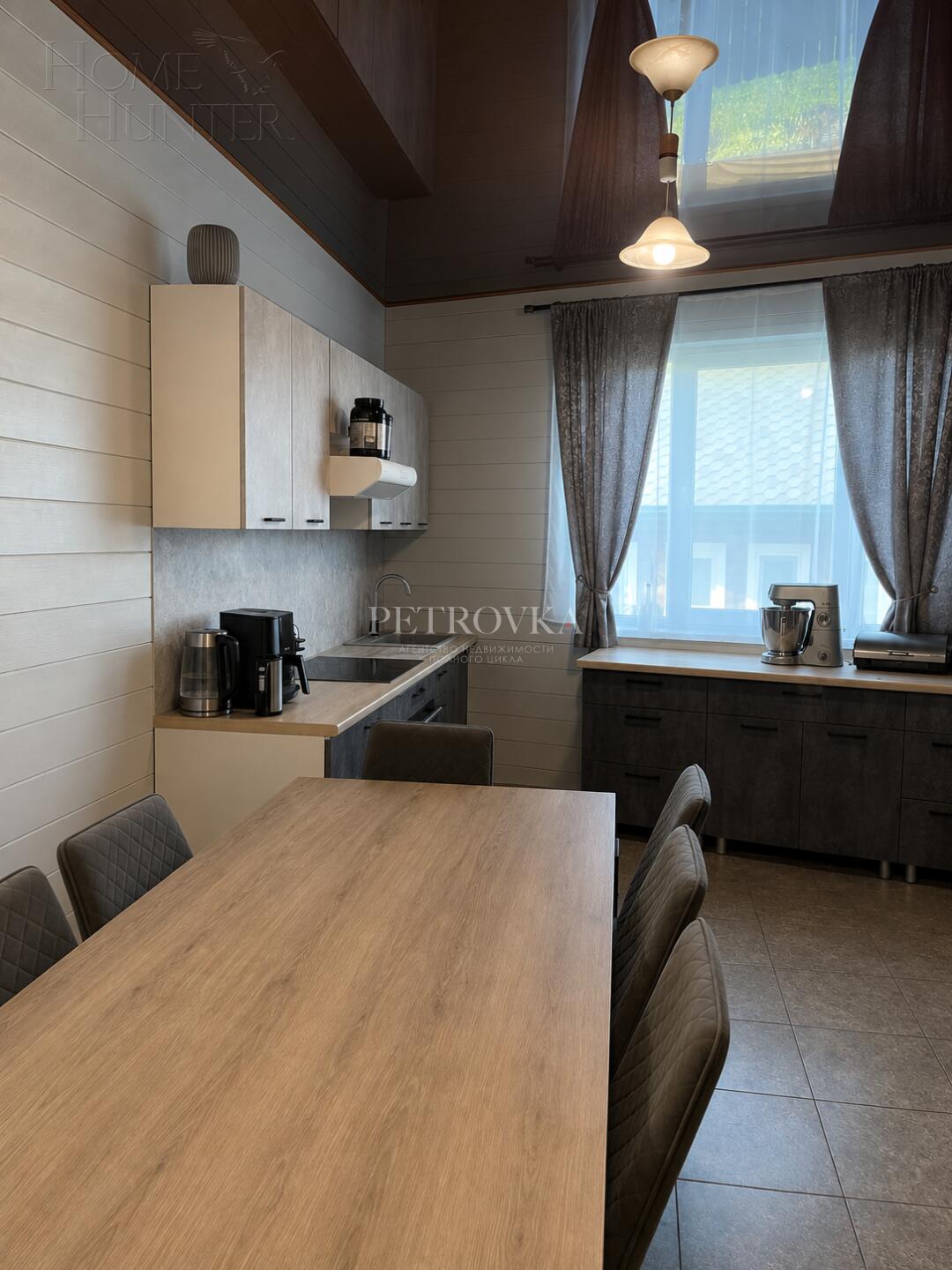 3-этажный коттедж 333.7 м² с отделкой