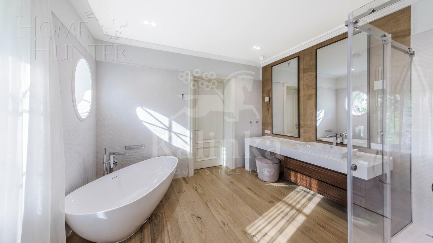 2-этажный коттедж 1 350 м² с отделкой