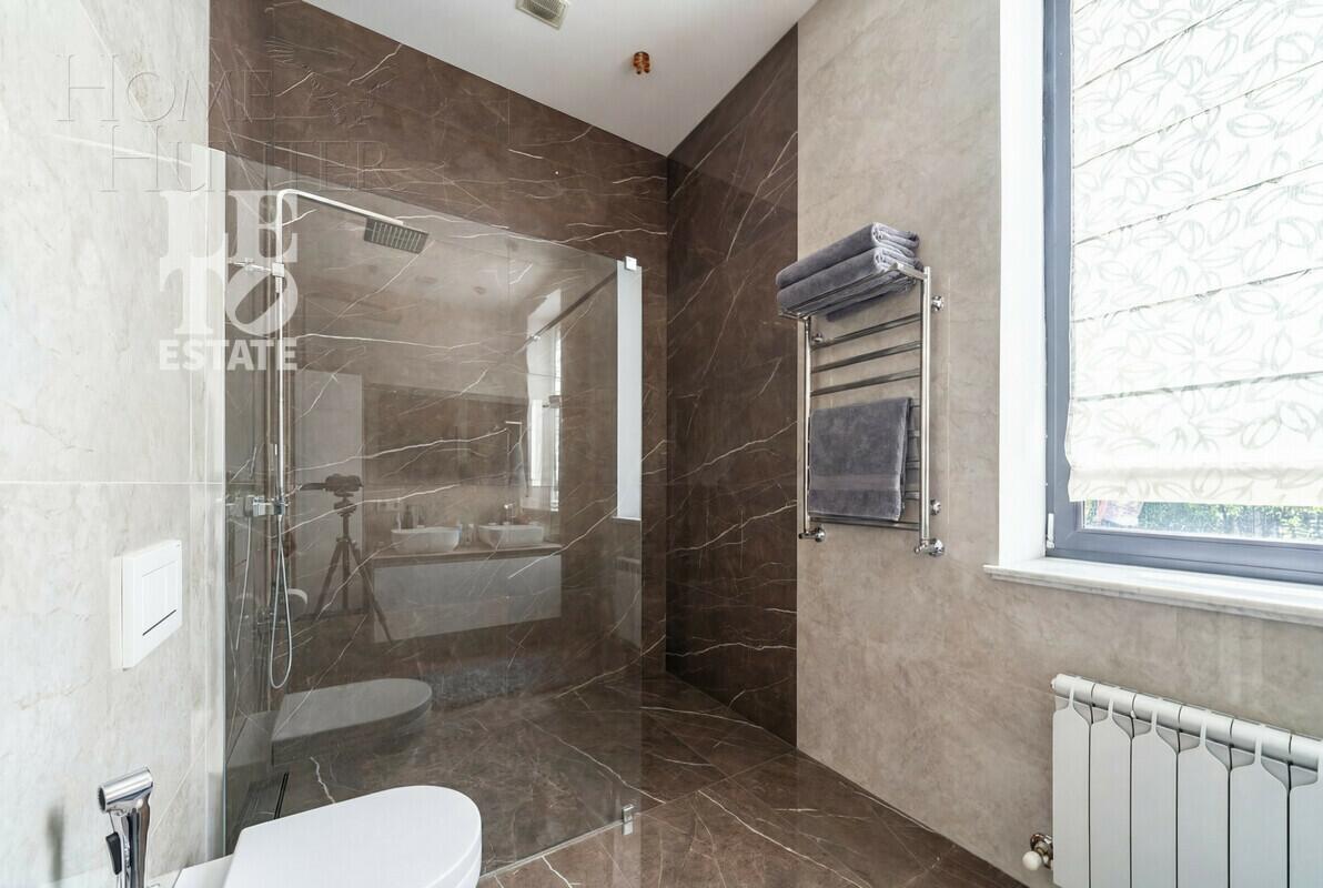 2-этажный коттедж 986.1 м² без отделки