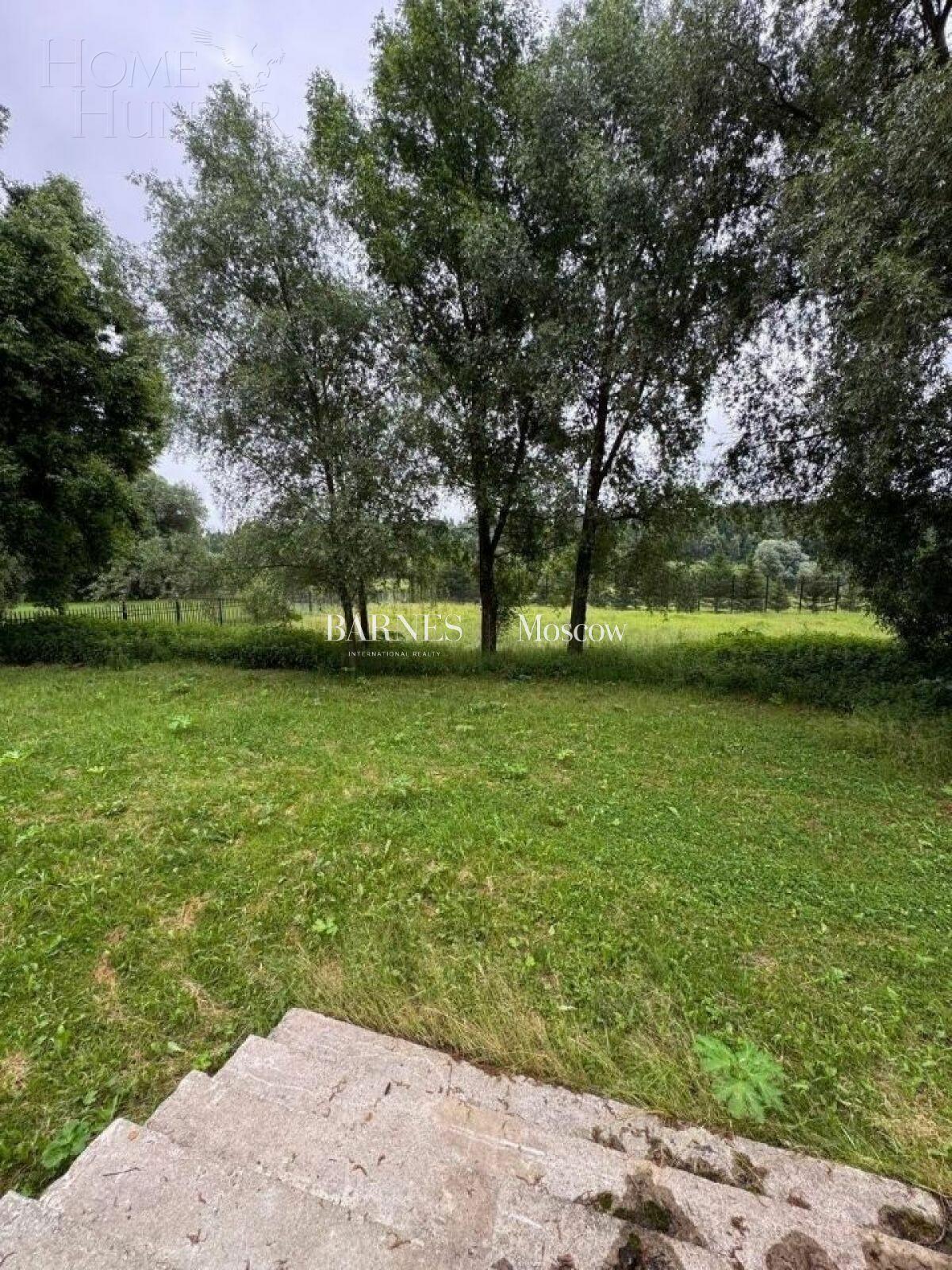 3-этажный коттедж 930 м² без отделки