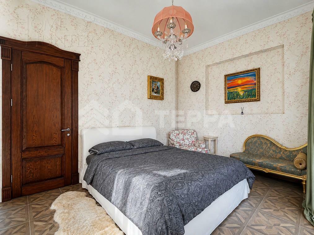 2-этажный коттедж 1 000 м² с отделкой