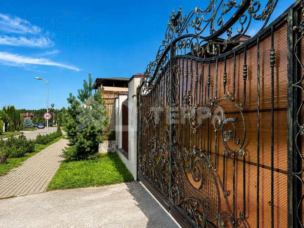 2-этажный коттедж 1 000 м² с отделкой
