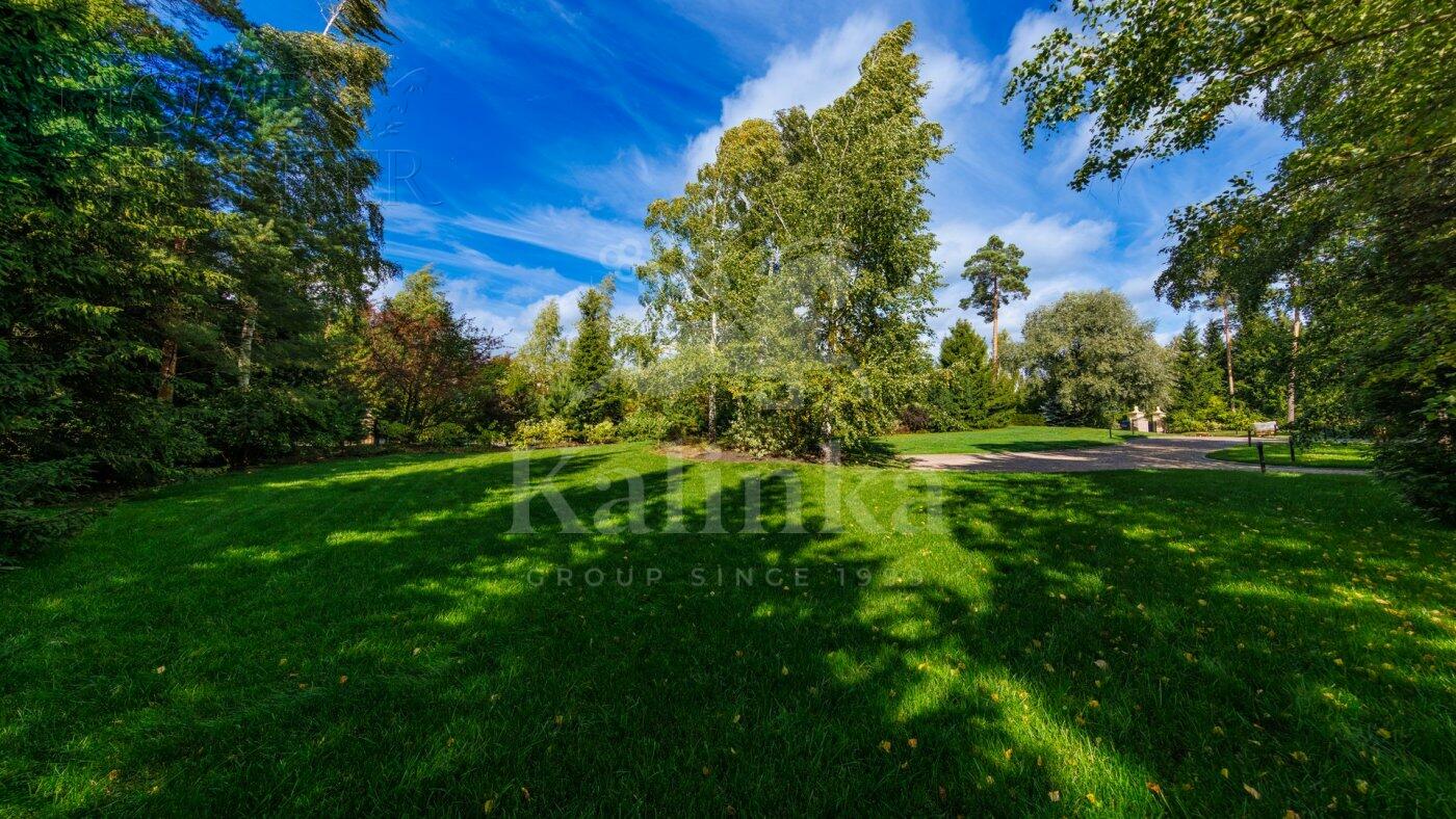 2-этажный коттедж 1 350 м² с отделкой