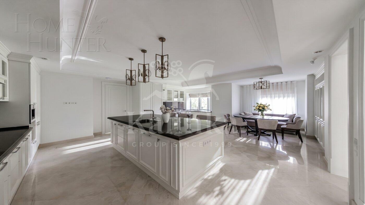 2-этажный коттедж 1 350 м² с отделкой