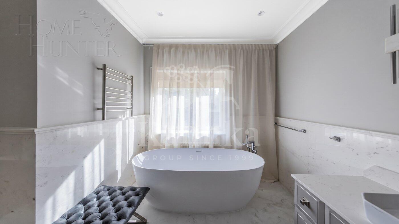 2-этажный коттедж 1 350 м² с отделкой