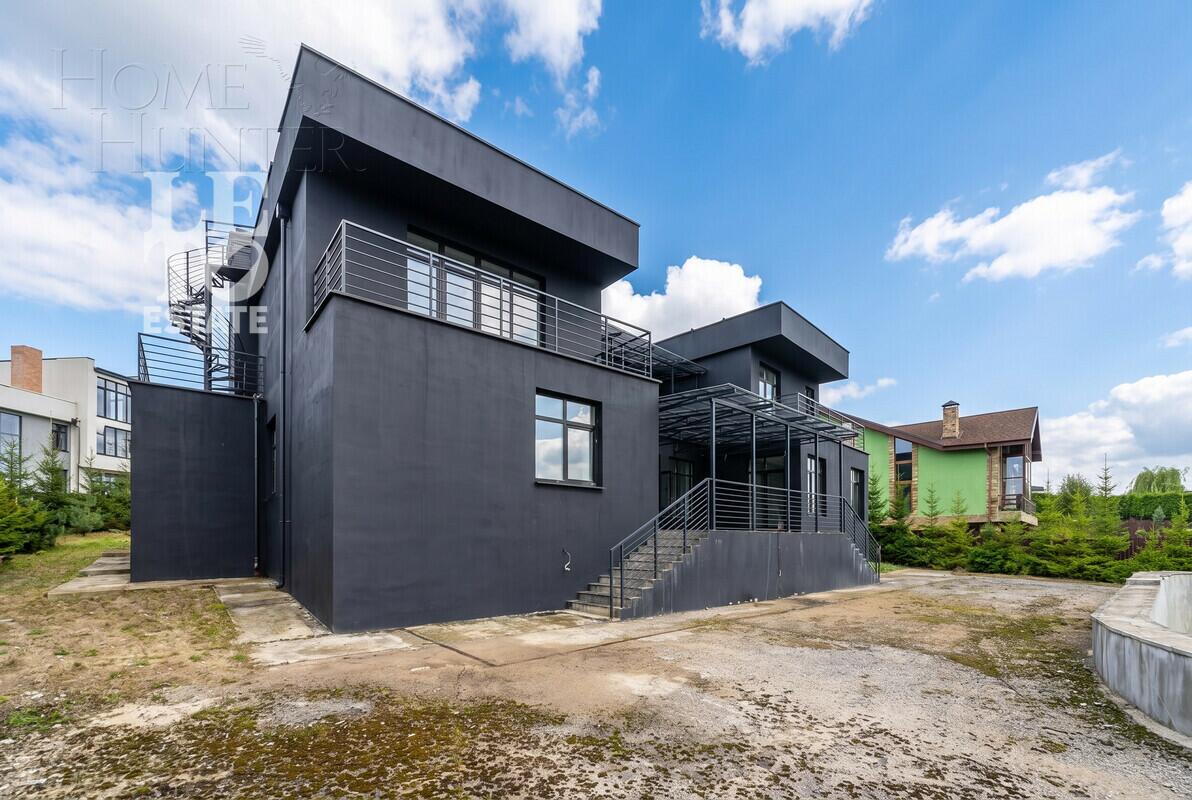 2-этажный коттедж 600 м² без отделки