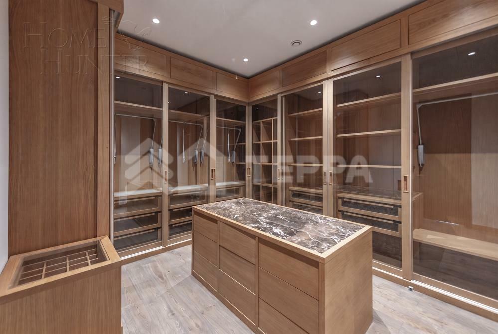 2-этажный коттедж 1 365 м² с отделкой