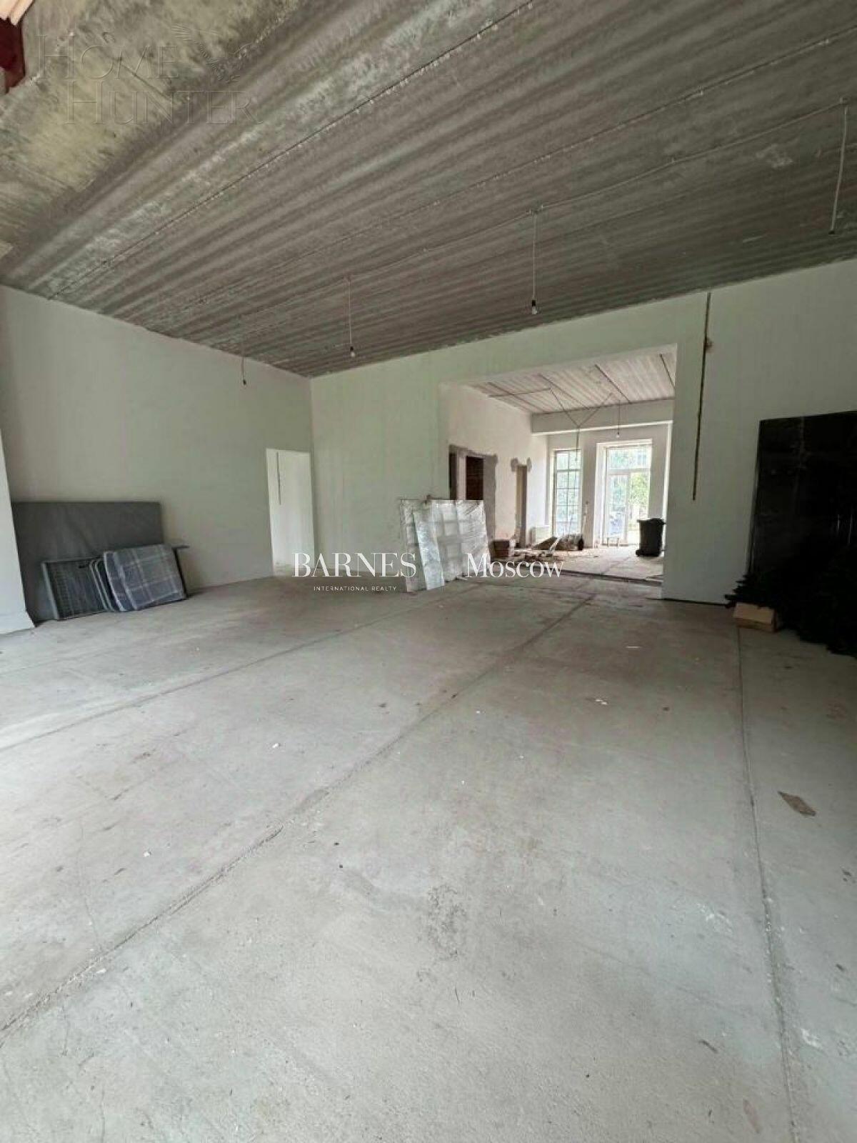 3-этажный коттедж 930 м² без отделки