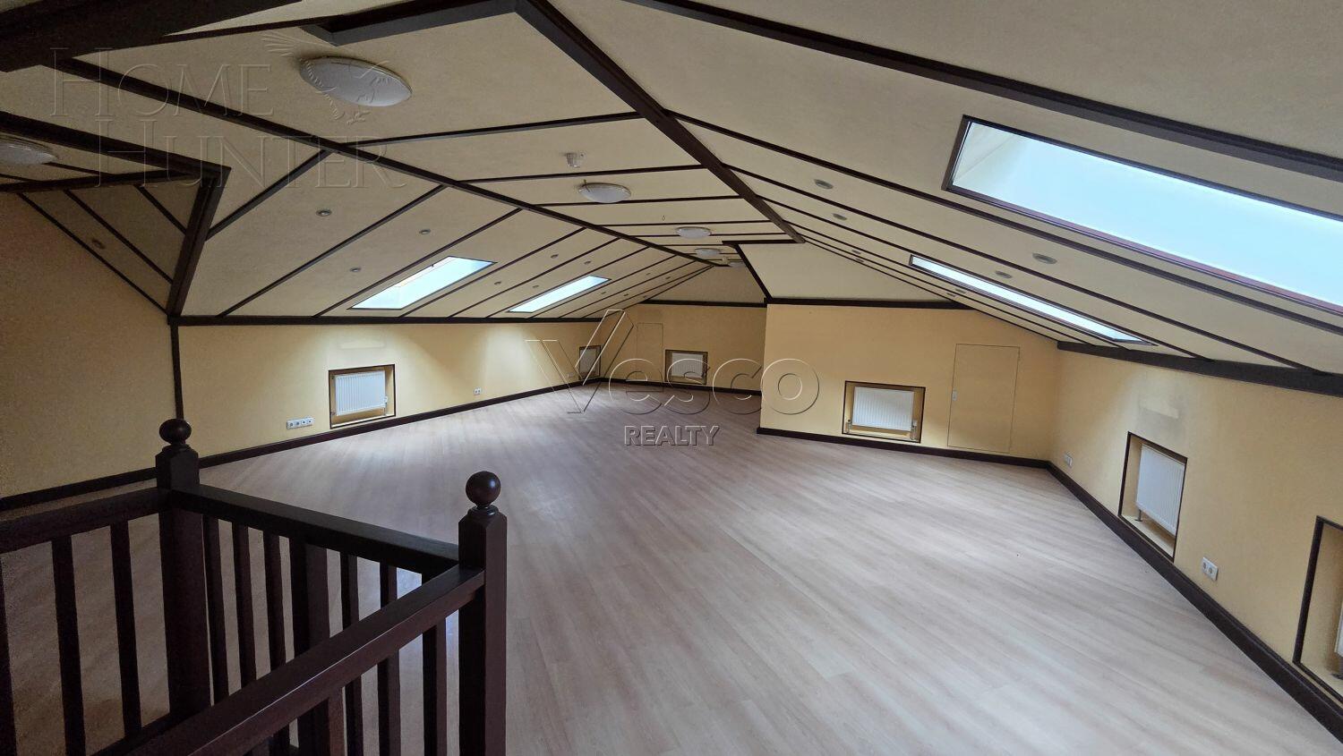 2-этажный коттедж 1 250 м² с отделкой