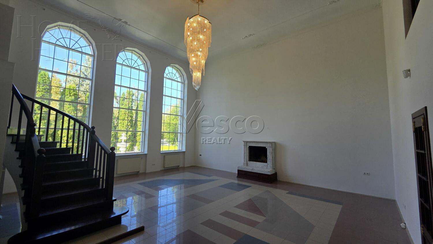 2-этажный коттедж 1 250 м² с отделкой