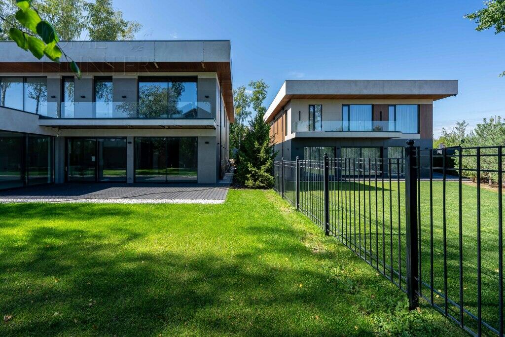 2-этажный коттедж 650 м² без отделки