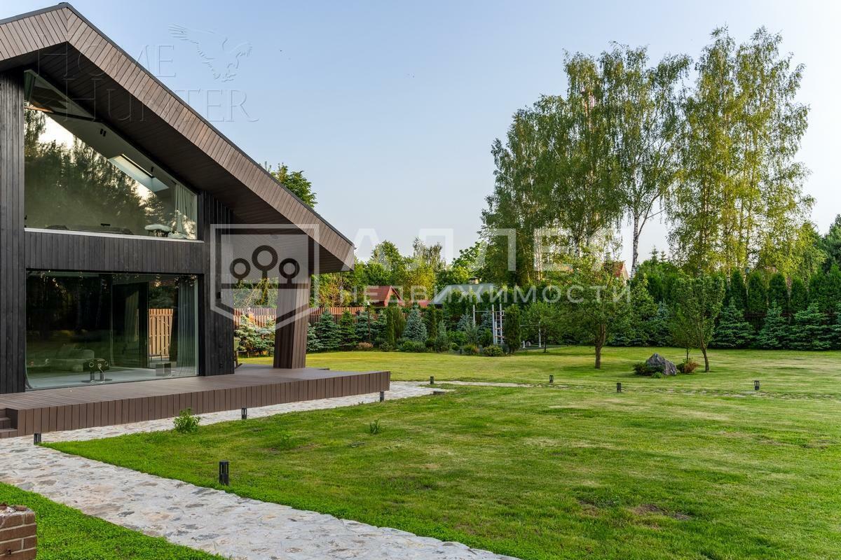 2-этажный коттедж 275 м² с отделкой