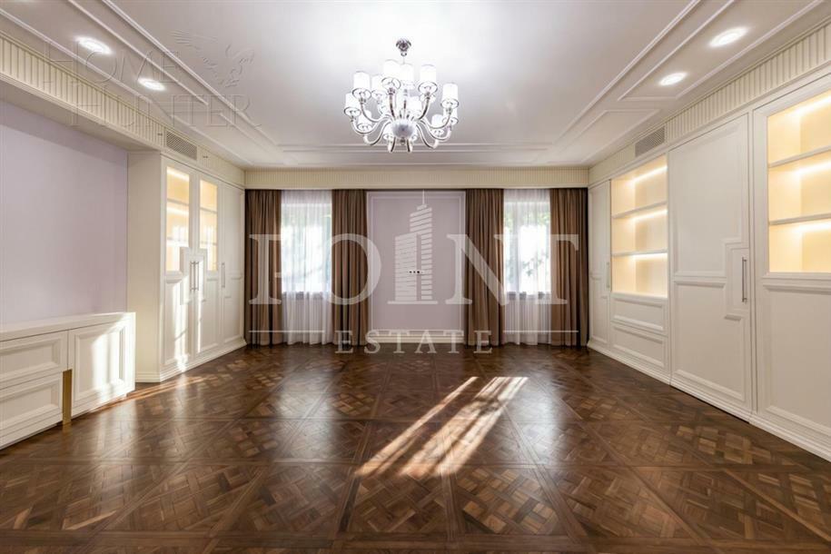 3-этажный коттедж 1 800 м² с отделкой