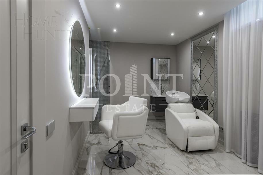 3-этажный коттедж 1 800 м² с отделкой
