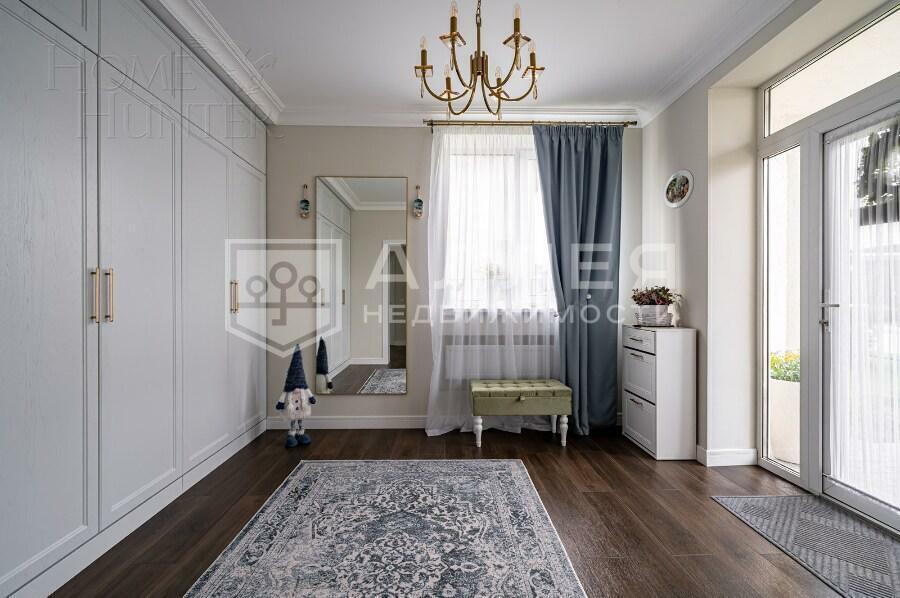 2-этажный коттедж 250 м² с отделкой