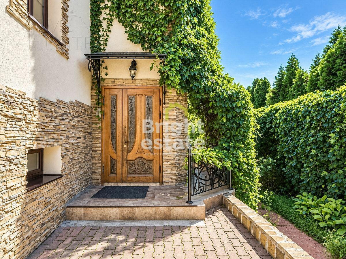 2-этажный коттедж 700 м² с отделкой