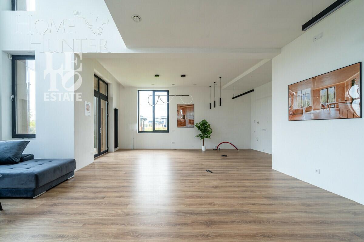 2-этажный коттедж 300 м² с отделкой