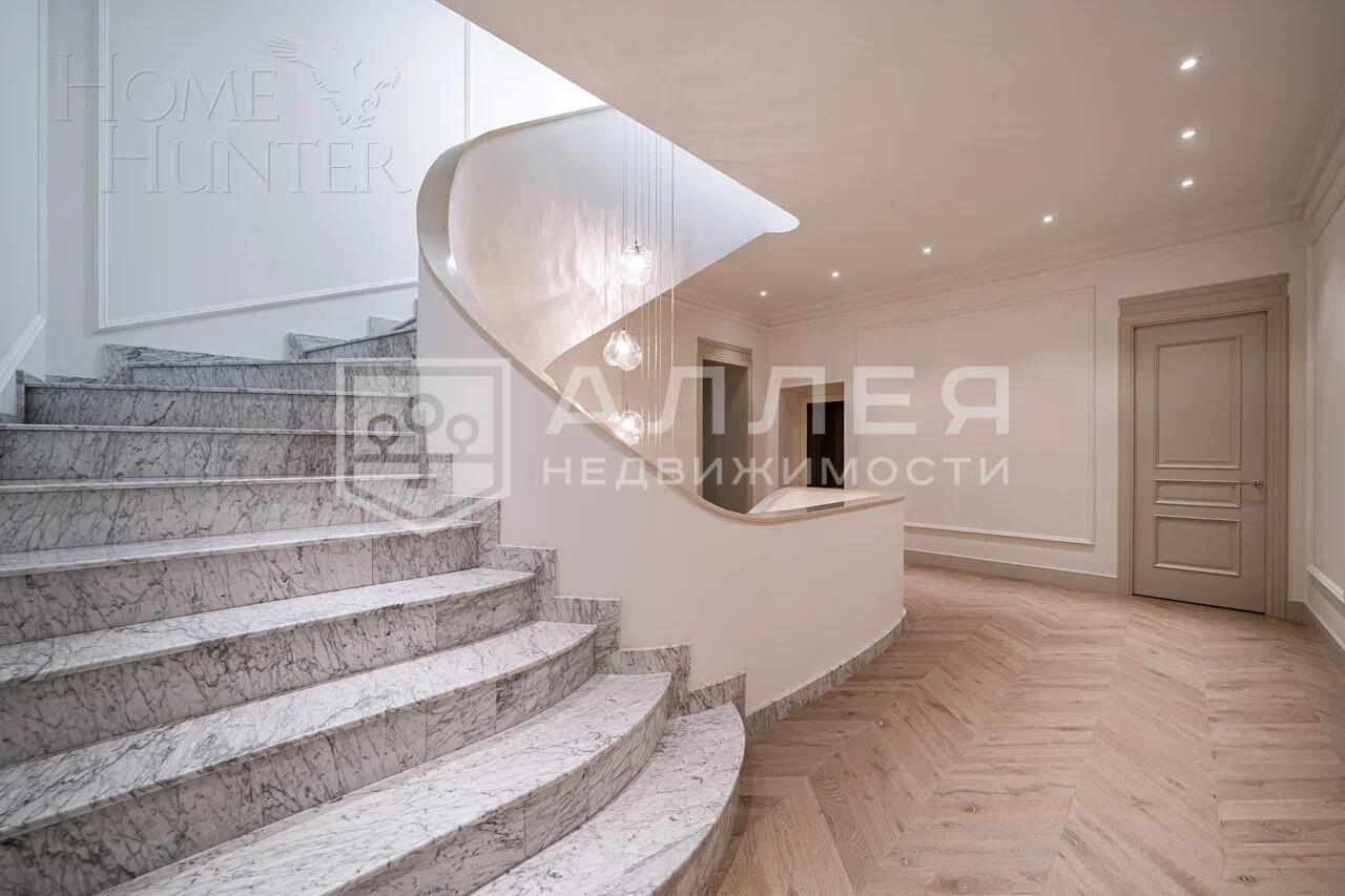 2-этажный коттедж 1 250 м² с отделкой