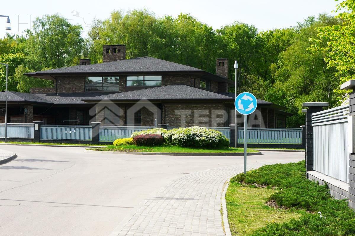 2-этажный коттедж 793.82 м² без отделки